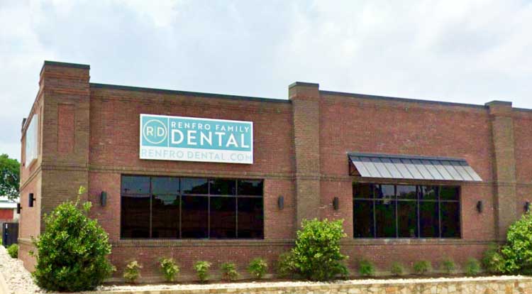The exterior of Renfro Dental in Burleson, TX